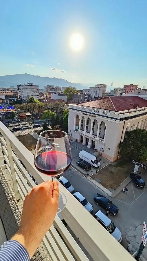 Appartamento Aria Con Vista Sul Teatro Migjeni Shkodër アルバニア