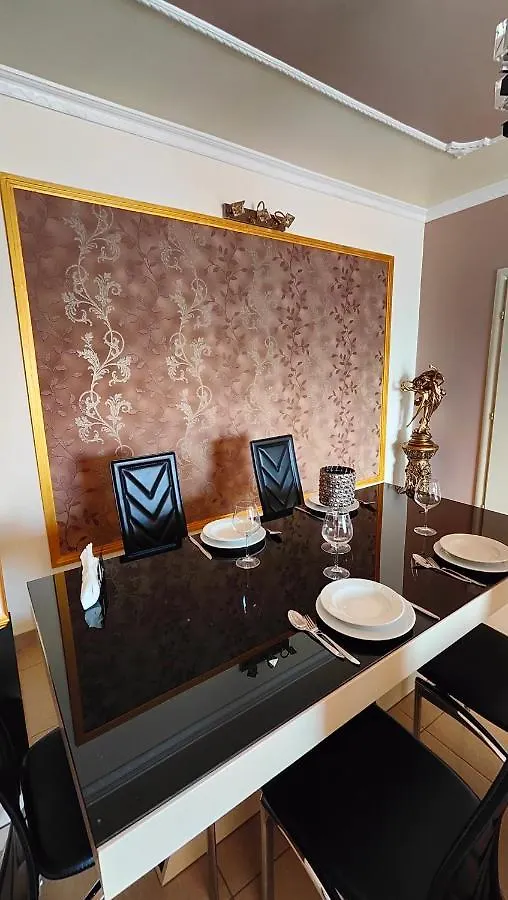 Appartamento Aria Con Vista Sul Teatro Migjeni Shkodër Apartmán
