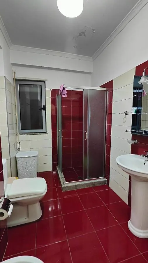 Appartamento Aria Con Vista Sul Teatro Migjeni Shkodër Apartmán