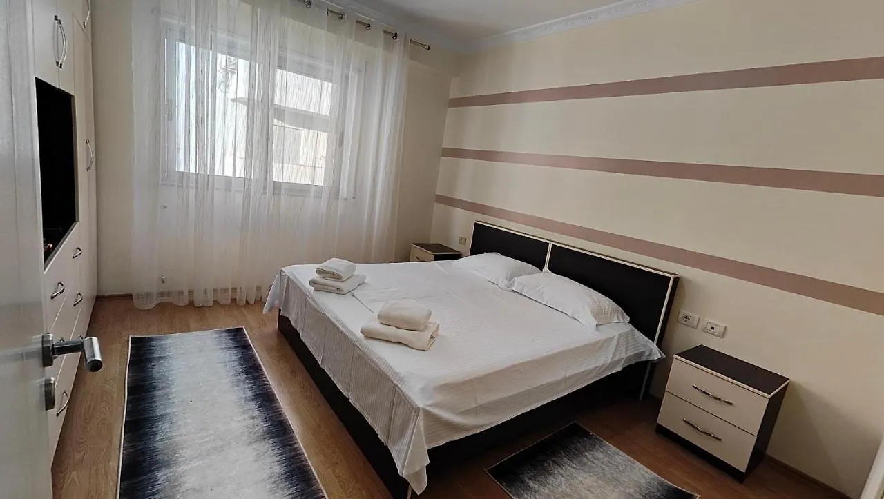 Appartamento Aria Con Vista Sul Teatro Migjeni Shkodër Albánie