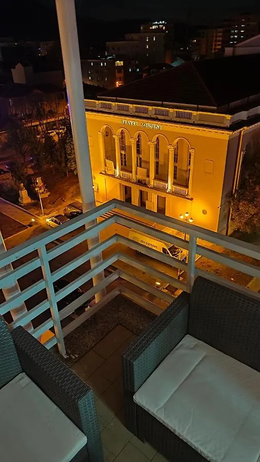 Appartamento Aria Con Vista Sul Teatro Migjeni Shkodër Apartmán